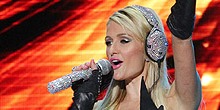 DJ Paris Hilton в «чулках обманках»